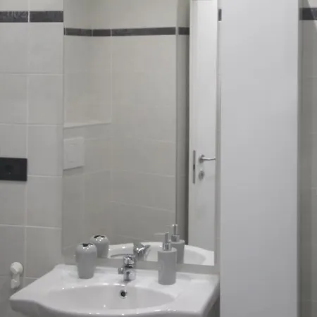 Casa San Vincenzo, Un Nido Nel Cuore Di Genova. Appartement *